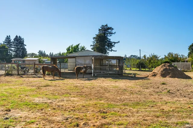 $1,200,000 | 5111 Todd Road, Sebastopol, CA 95472