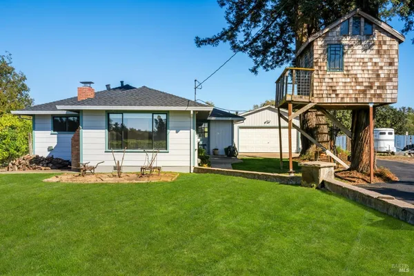 $1,100,000 | 5111 Todd Road, Sebastopol, CA 95472