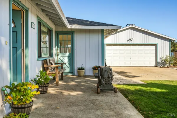 $1,100,000 | 5111 Todd Road, Sebastopol, CA 95472
