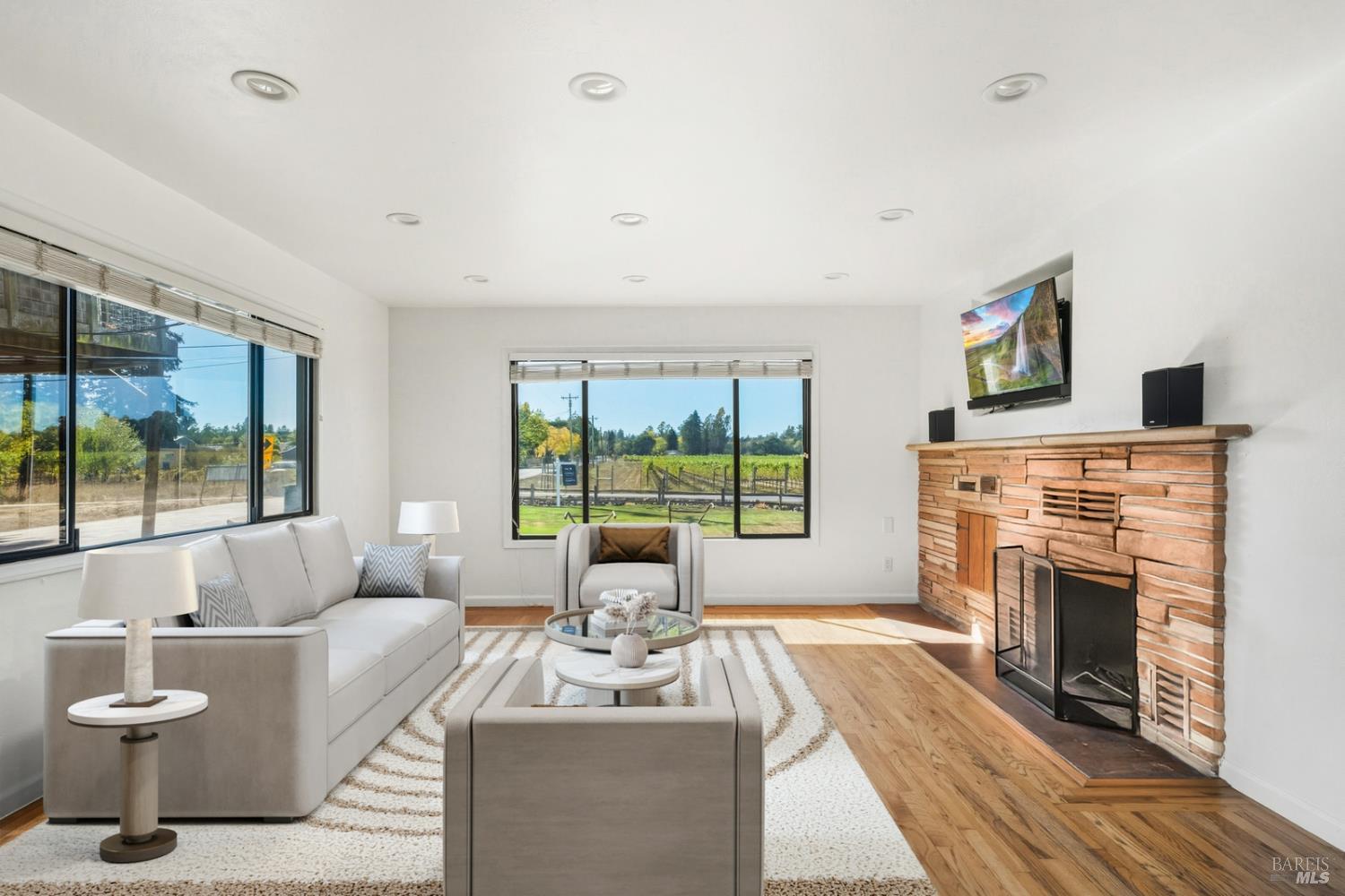 5111 Todd Road Sebastopol, CA 95472 - Photo 38 of 63 Virtual staged living room