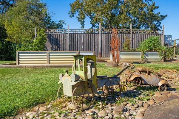 $1,100,000 | 5111 Todd Road, Sebastopol, CA 95472