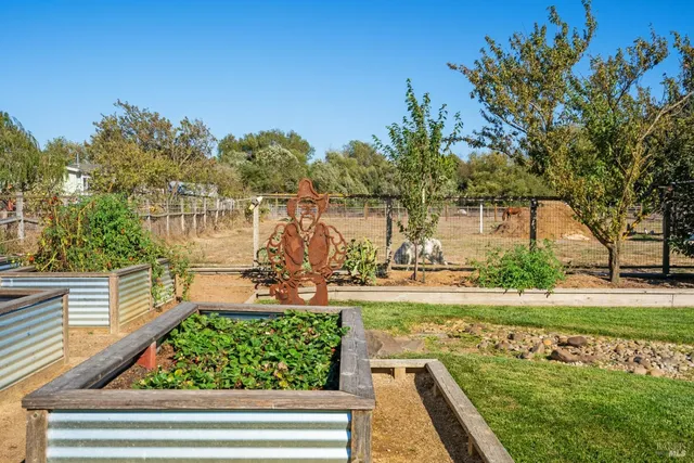 $1,200,000 | 5111 Todd Road, Sebastopol, CA 95472