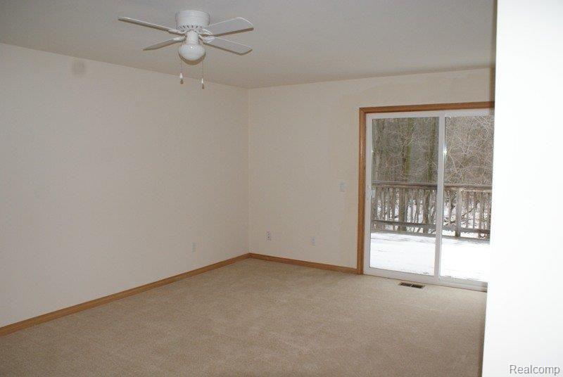 1170 North Maple Leaf Road Lapeer, MI 48446 - Photo 19 of 24 DSC07113.JPG