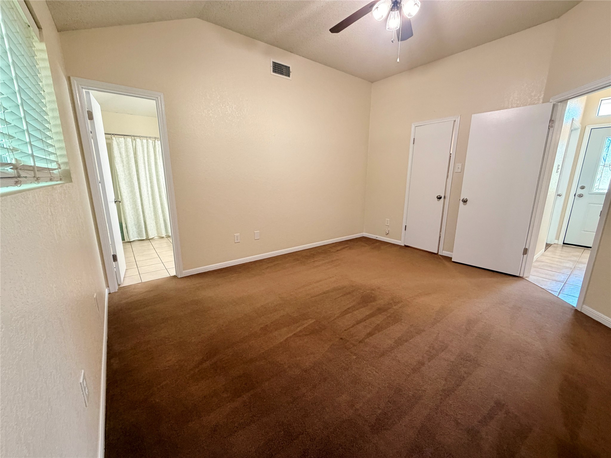 505 Robertstown Road Copperas Cove, TX 76522 - Photo 13 of 24 Primary bedroom with ensuite