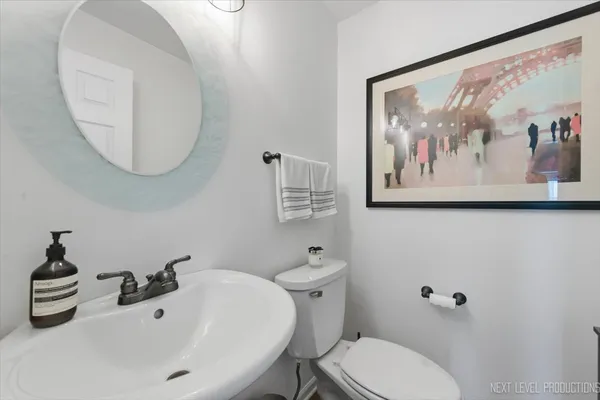 $525,000 | 320 Essex Court, Aurora, IL 60504