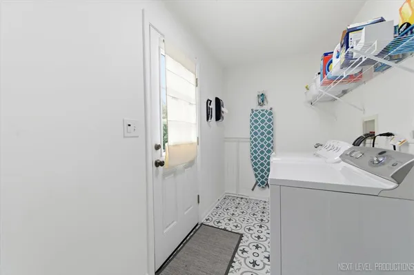 $525,000 | 320 Essex Court, Aurora, IL 60504