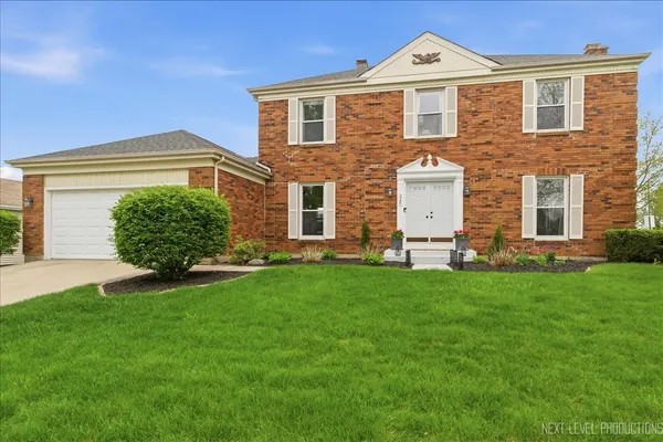 $525,000 | 320 Essex Court, Aurora, IL 60504