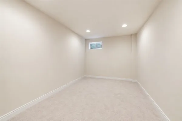 $525,000 | 320 Essex Court, Aurora, IL 60504