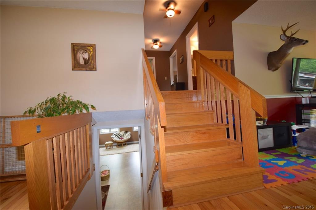 1350 Slagle Road Bakersville, NC 28705 - Photo 11 of 23 Gallery Image 11
