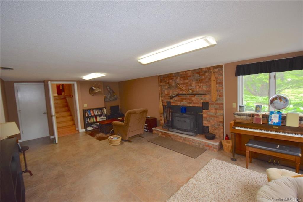 1350 Slagle Road Bakersville, NC 28705 - Photo 12 of 23 Gallery Image 12