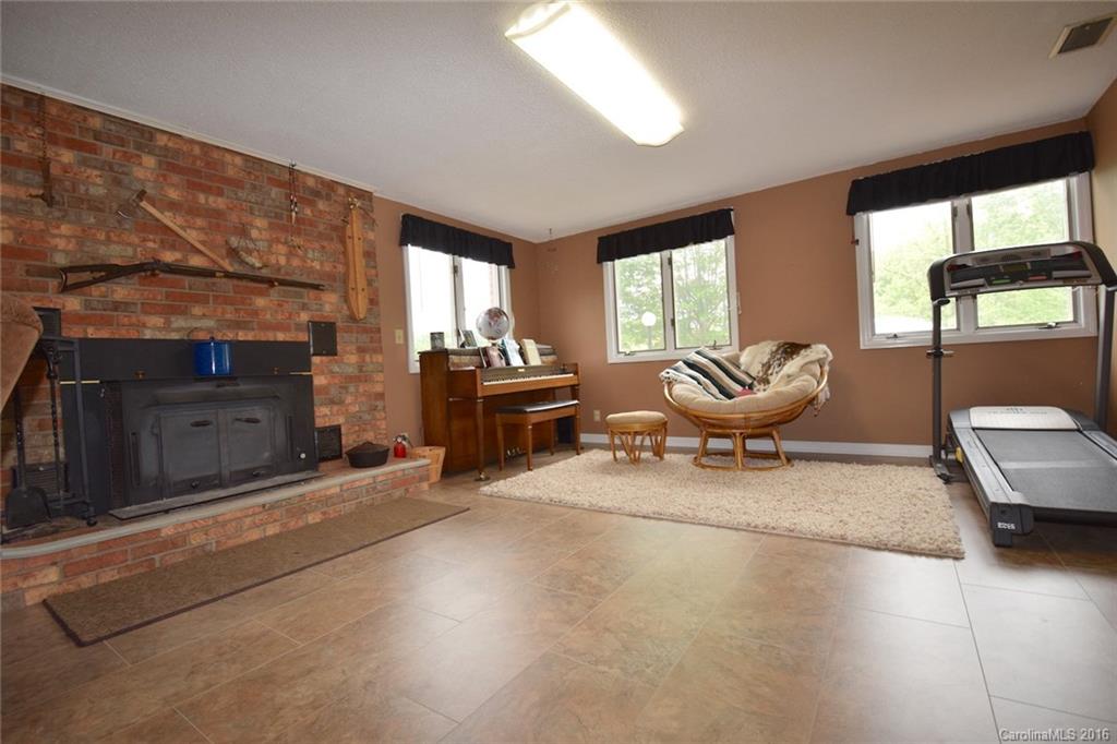 1350 Slagle Road Bakersville, NC 28705 - Photo 13 of 23 Gallery Image 13