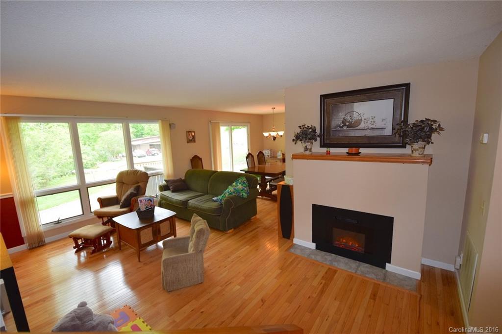 1350 Slagle Road Bakersville, NC 28705 - Photo 3 of 23 Gallery Image 3