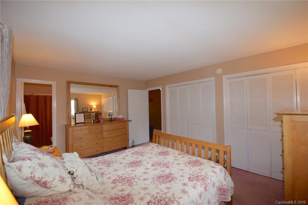 1350 Slagle Road Bakersville, NC 28705 - Photo 4 of 23 Gallery Image 4