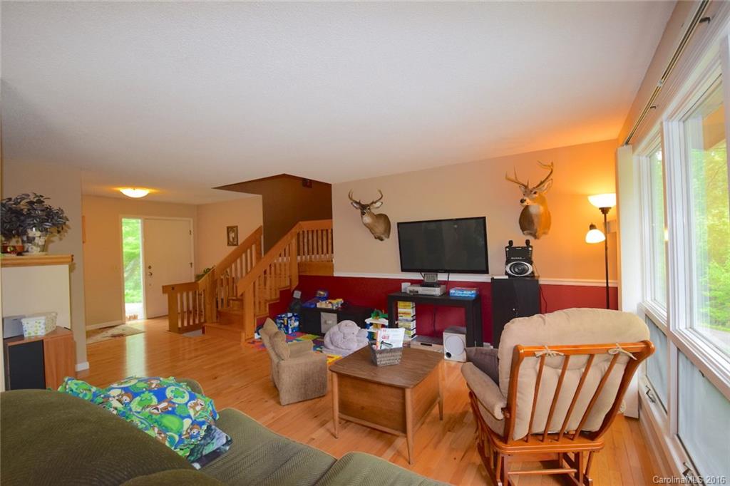 1350 Slagle Road Bakersville, NC 28705 - Photo 5 of 23 Gallery Image 5