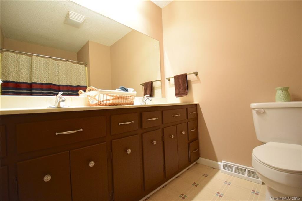 1350 Slagle Road Bakersville, NC 28705 - Photo 7 of 23 Gallery Image 7