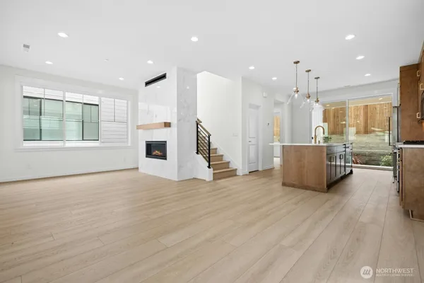 $4,850 | 13426 Northeast 112th Place, Redmond, WA 98052