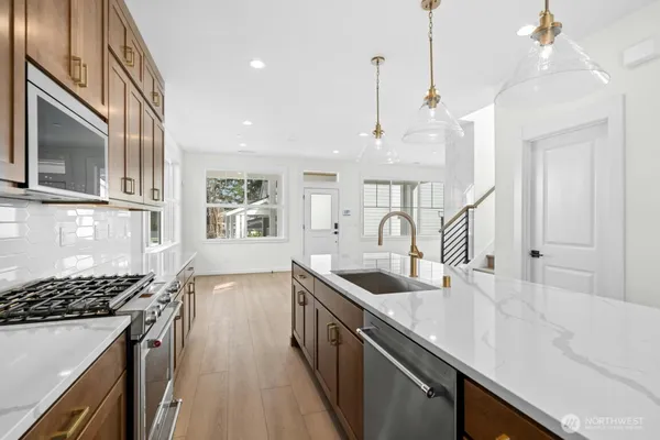 $4,850 | 13426 Northeast 112th Place, Redmond, WA 98052