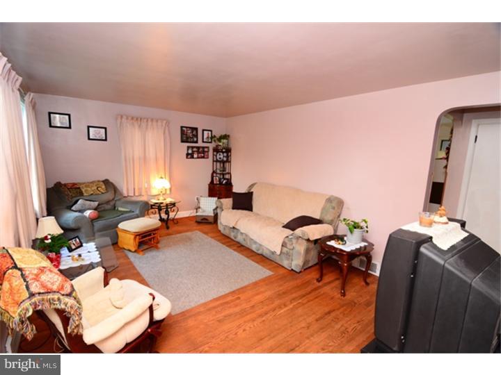 33 Woodland Road Reading, PA 19610 - Photo 5 of 14 Gallery Image 5