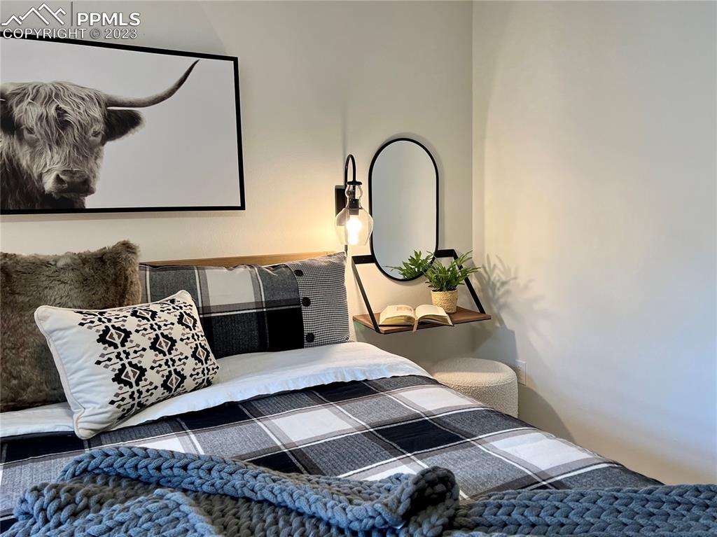 9660 Mohawk Trail Cascade, CO 80809 - Photo 28 of 43 a living room with furniture