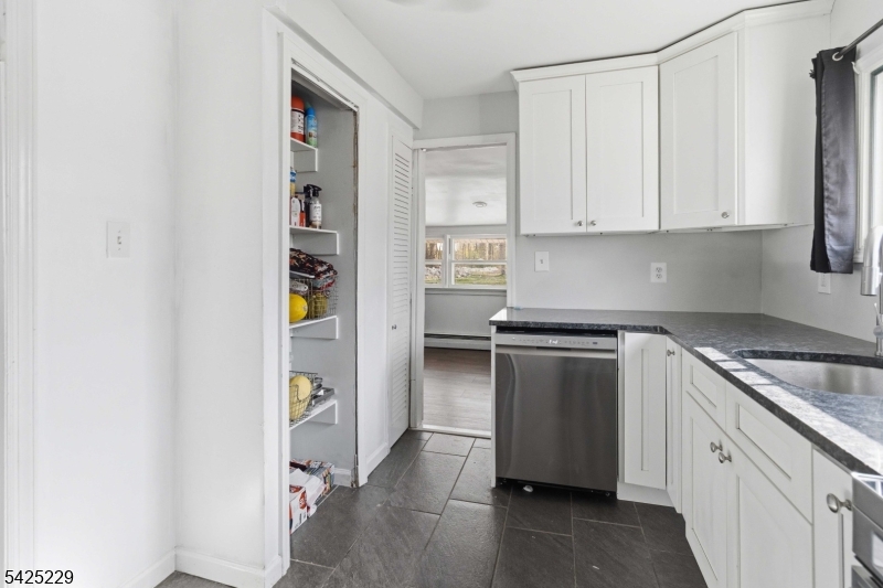 54 Wildwood Road Oak Ridge, NJ 07438 - Photo 16 of 37