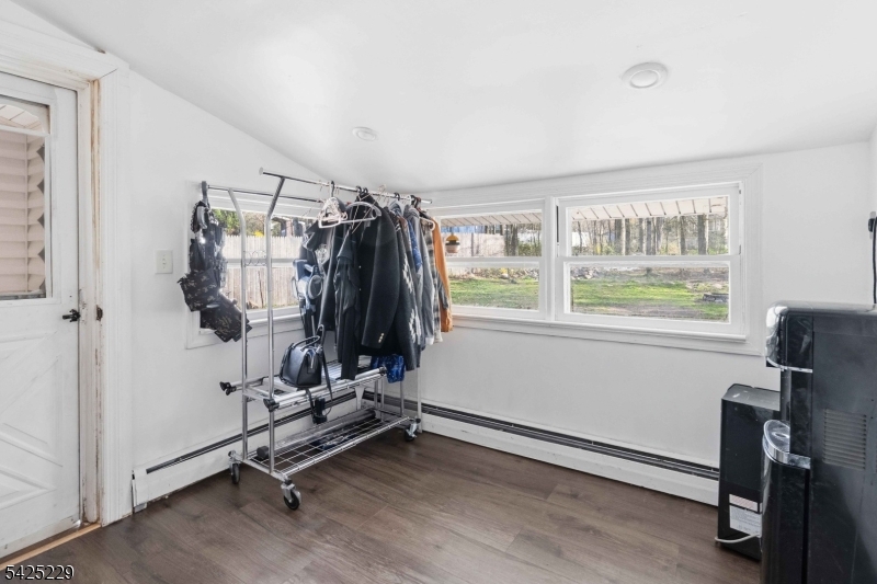 54 Wildwood Road Oak Ridge, NJ 07438 - Photo 18 of 37