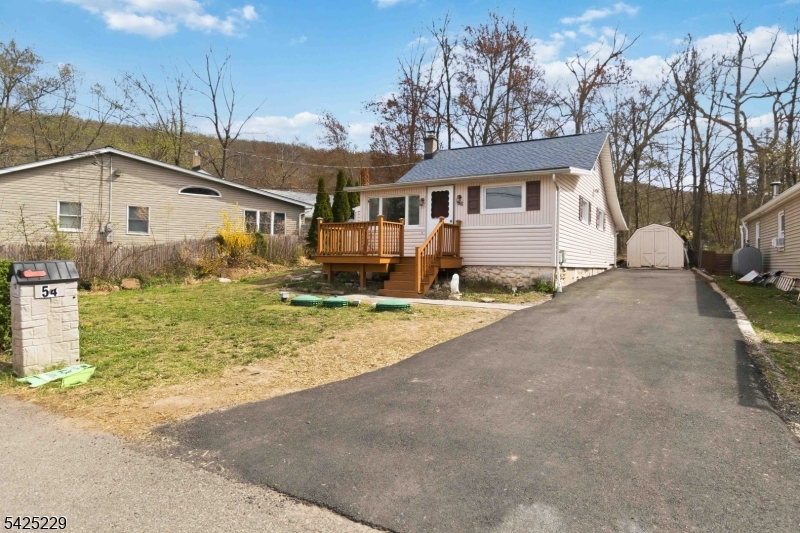 54 Wildwood Road Oak Ridge, NJ 07438 - Photo 2 of 37