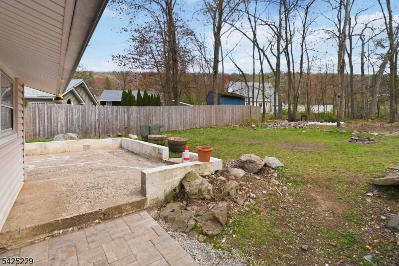 54 Wildwood Road Oak Ridge, NJ 07438 - Photo 23 of 37