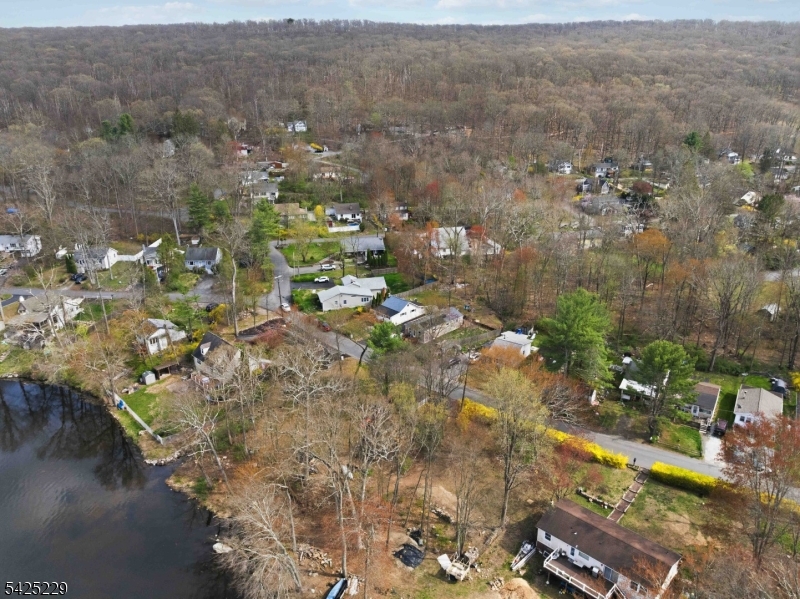 54 Wildwood Road Oak Ridge, NJ 07438 - Photo 31 of 37