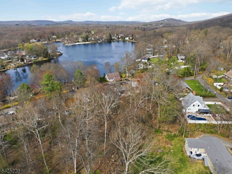 54 Wildwood Road Oak Ridge, NJ 07438 - Photo 32 of 37