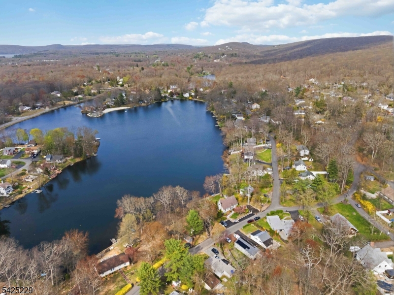 54 Wildwood Road Oak Ridge, NJ 07438 - Photo 35 of 37