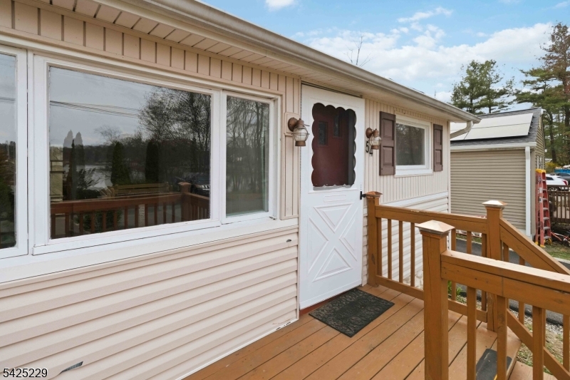 54 Wildwood Road Oak Ridge, NJ 07438 - Photo 4 of 37