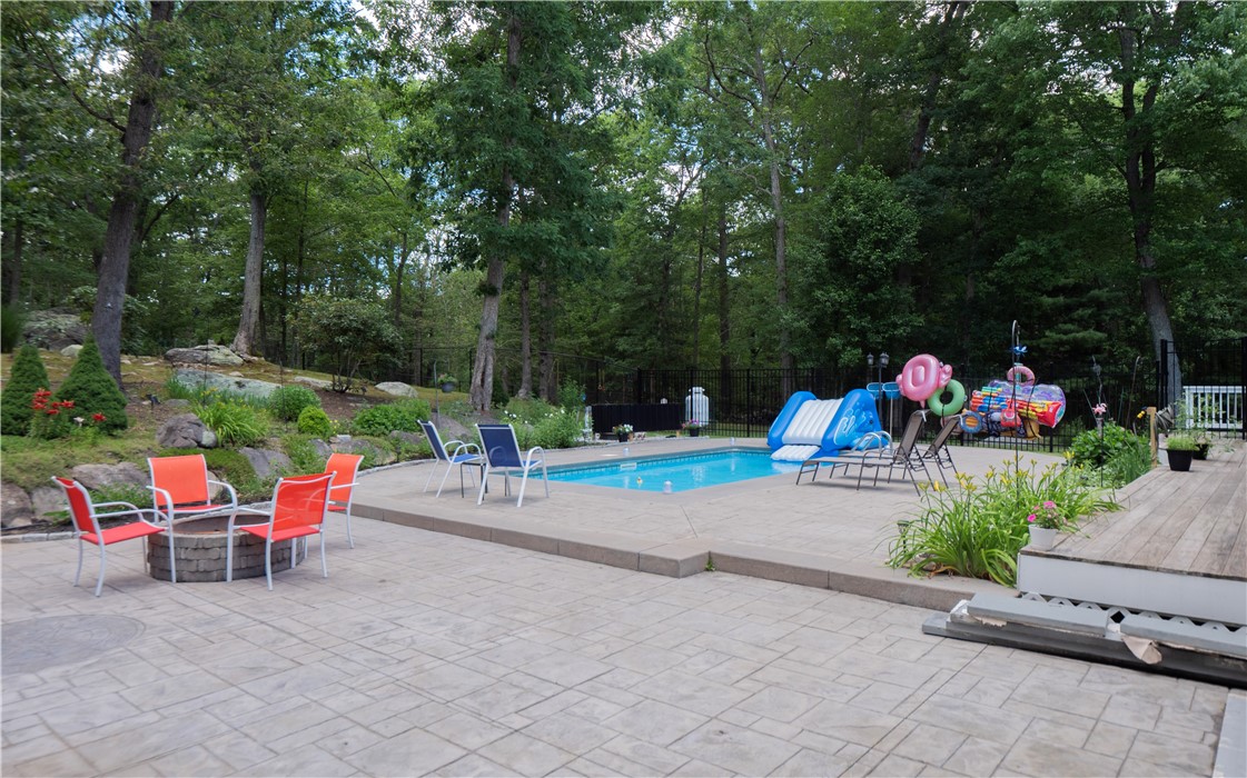 59 Briarwood Hill Road Exeter, RI 02822 - Photo 7 of 50