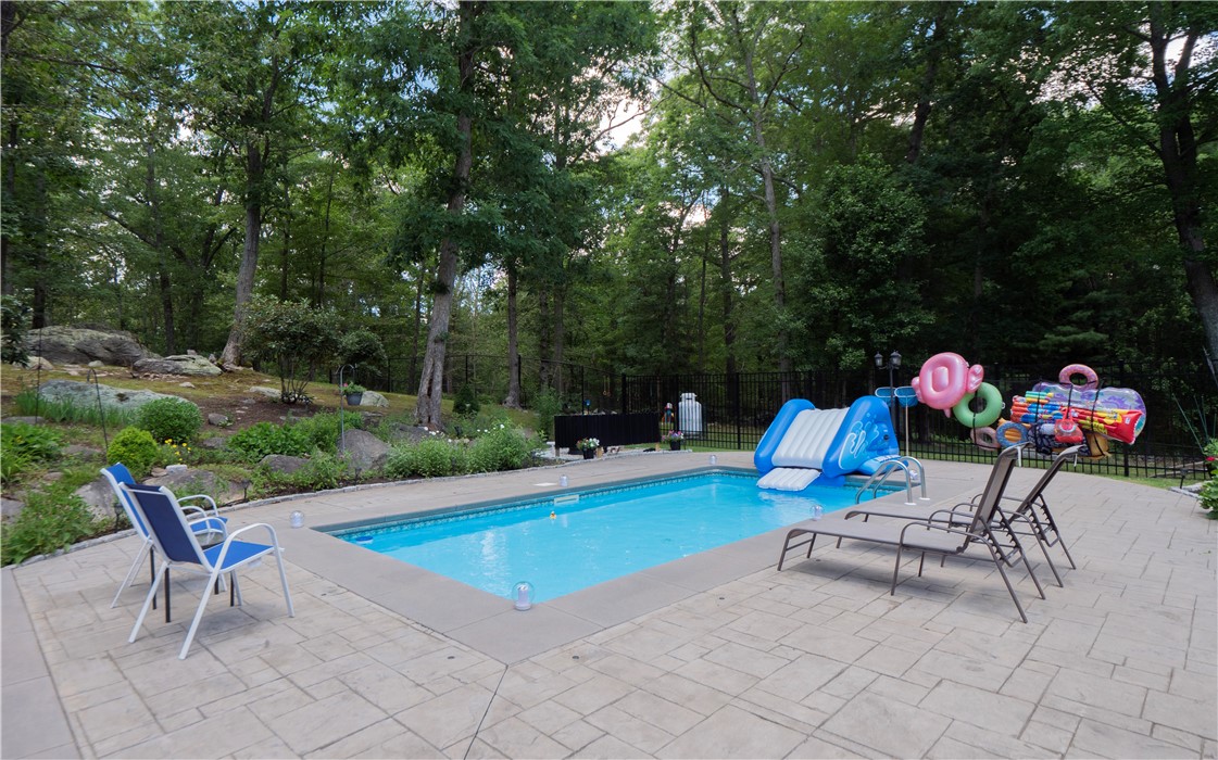 59 Briarwood Hill Road Exeter, RI 02822 - Photo 8 of 50