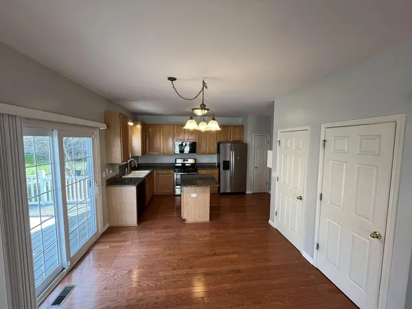 $3,000 | 3896 Baybrook Drive, Aurora, IL 60504