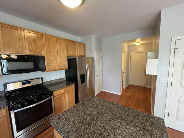 $3,000 | 3896 Baybrook Drive, Aurora, IL 60504