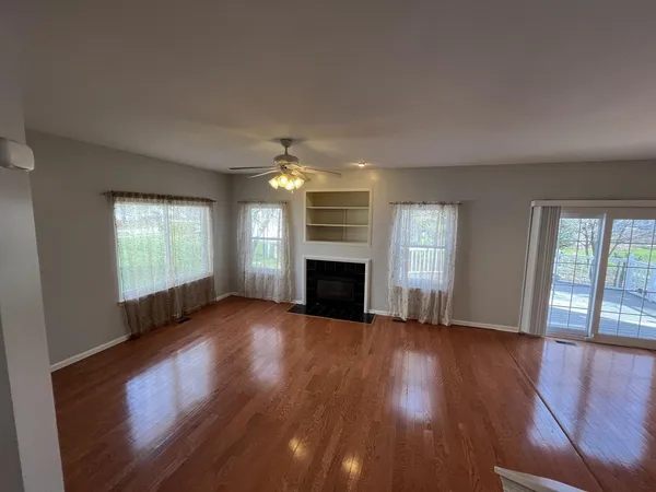 $3,000 | 3896 Baybrook Drive, Aurora, IL 60504