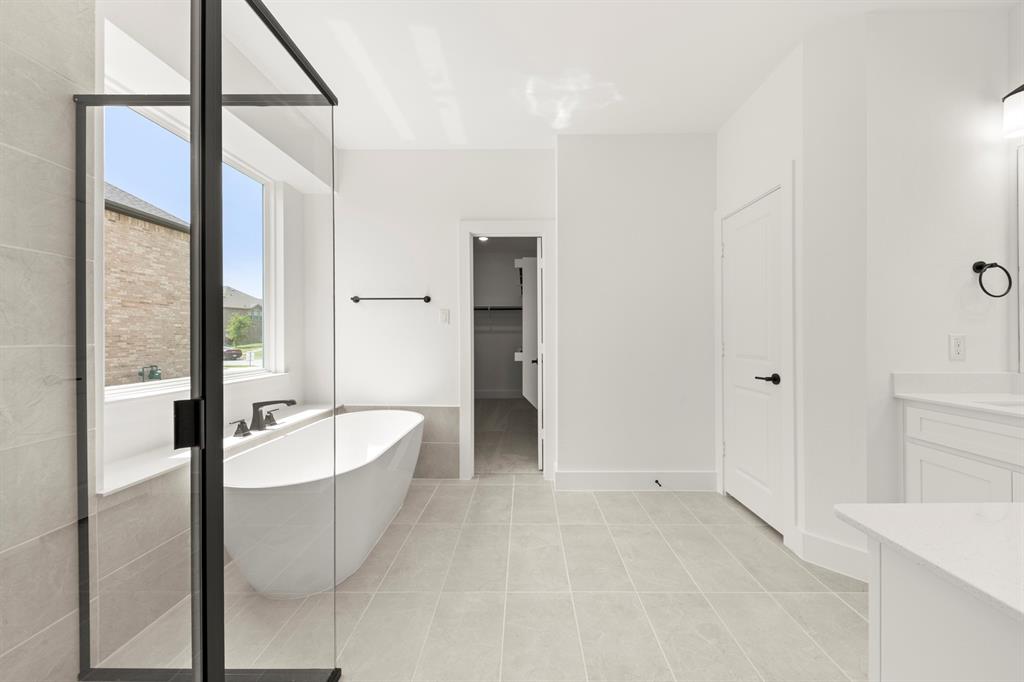 937 Gold Finch Lane Forney, TX 75126 - Photo 17 of 26 17. 937 Gold Finch - Bath