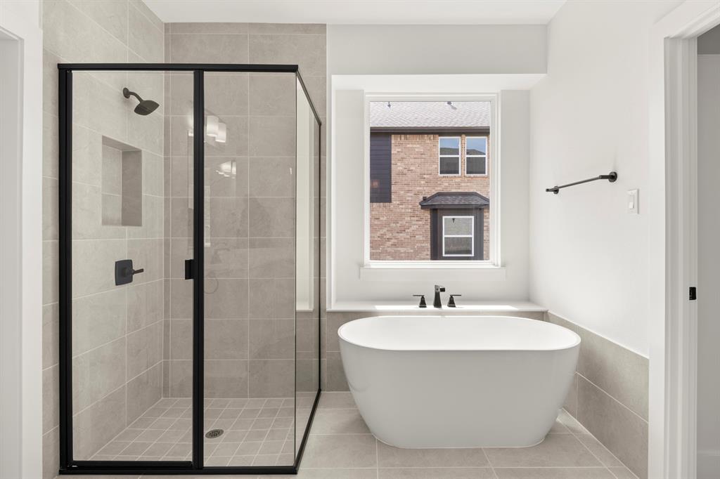 937 Gold Finch Lane Forney, TX 75126 - Photo 19 of 26 19. 937 Gold Finch - Bath (3)