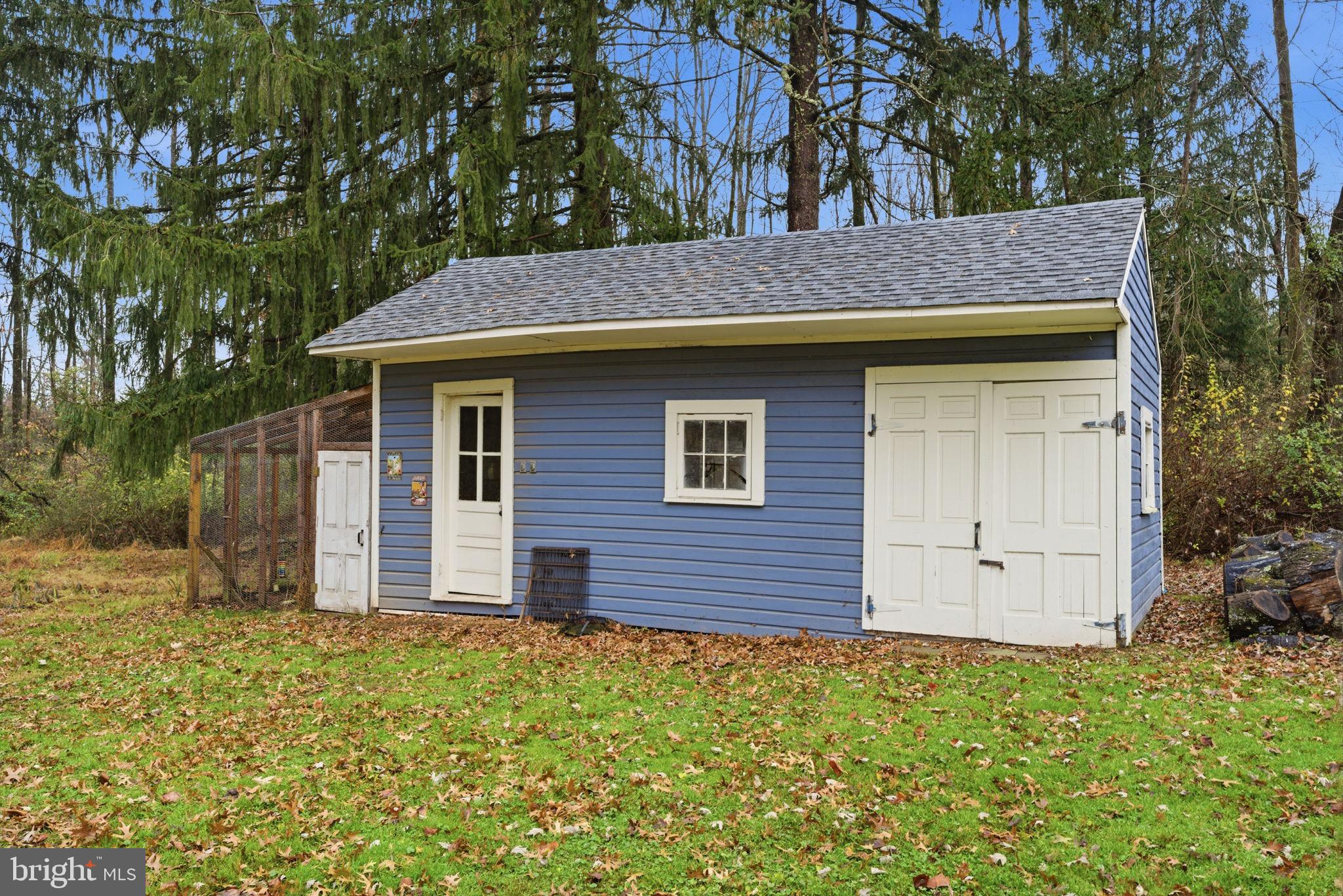 131 Crusher Road Hopewell, NJ 08525 - Photo 33 of 41 a backyard of a house