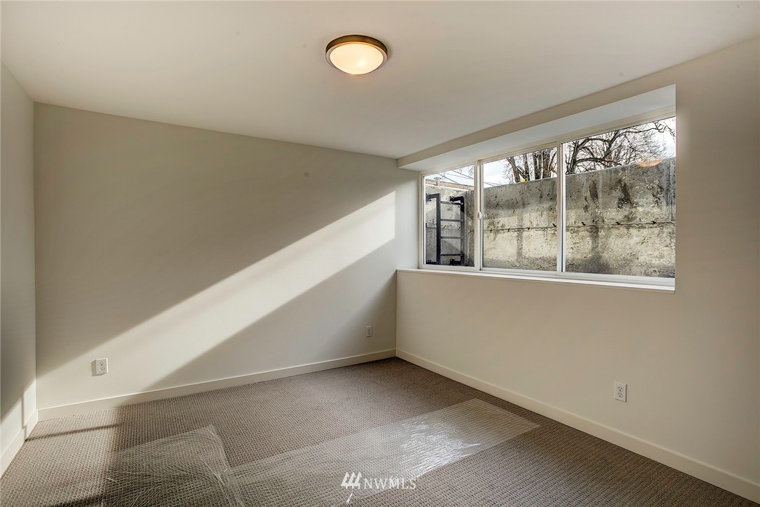 726 North 87th Street Seattle, WA 98103 - Photo 12 of 13