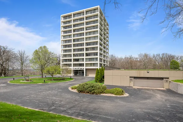 $120,000 | 1337 21st Avenue, Unit 4D, Rock Island, IL 61201