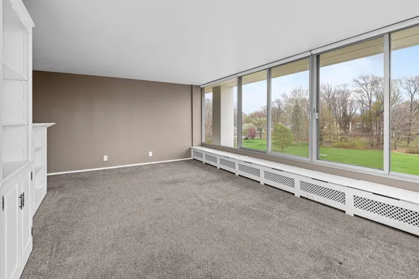 $120,000 | 1337 21st Avenue, Unit 4D, Rock Island, IL 61201