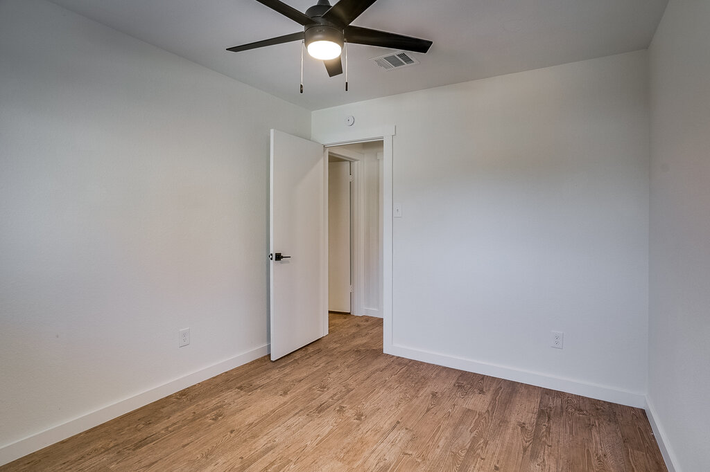 12910 Covington Trail Austin, TX 78727 - Photo 14 of 19