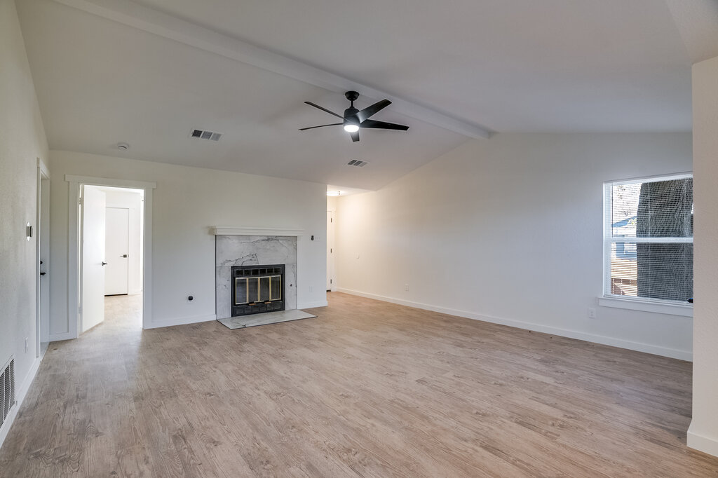 12910 Covington Trail Austin, TX 78727 - Photo 4 of 19