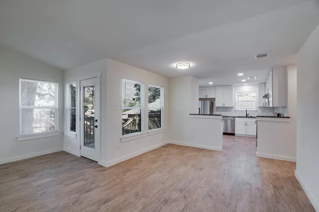 $2,299 | 12910 Covington Trail, Austin, TX 78727