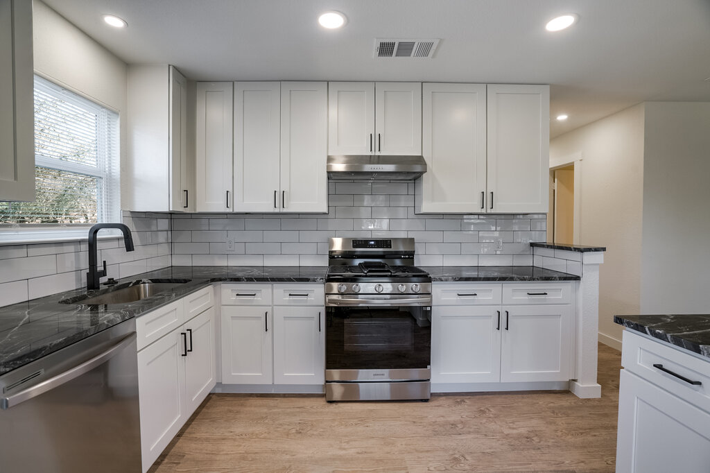 12910 Covington Trail Austin, TX 78727 - Photo 7 of 19