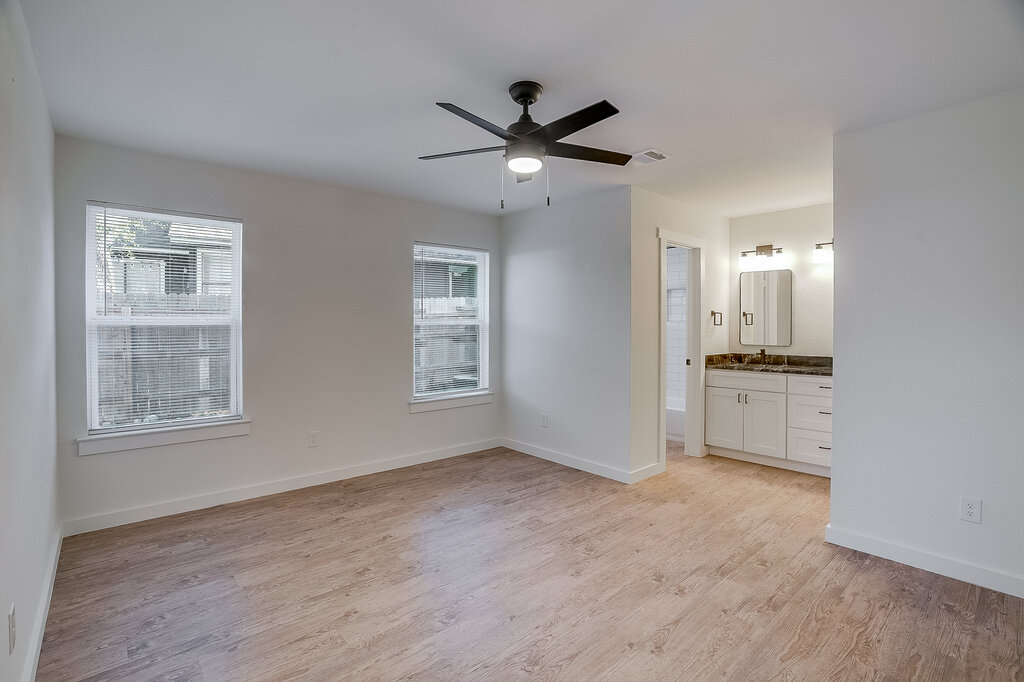 12910 Covington Trail Austin, TX 78727 - Photo 10 of 19