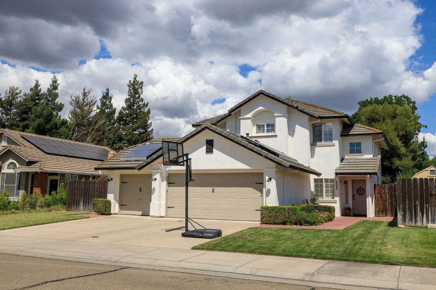 428 Douma Way Ripon, CA 95366 - Photo 3 of 57