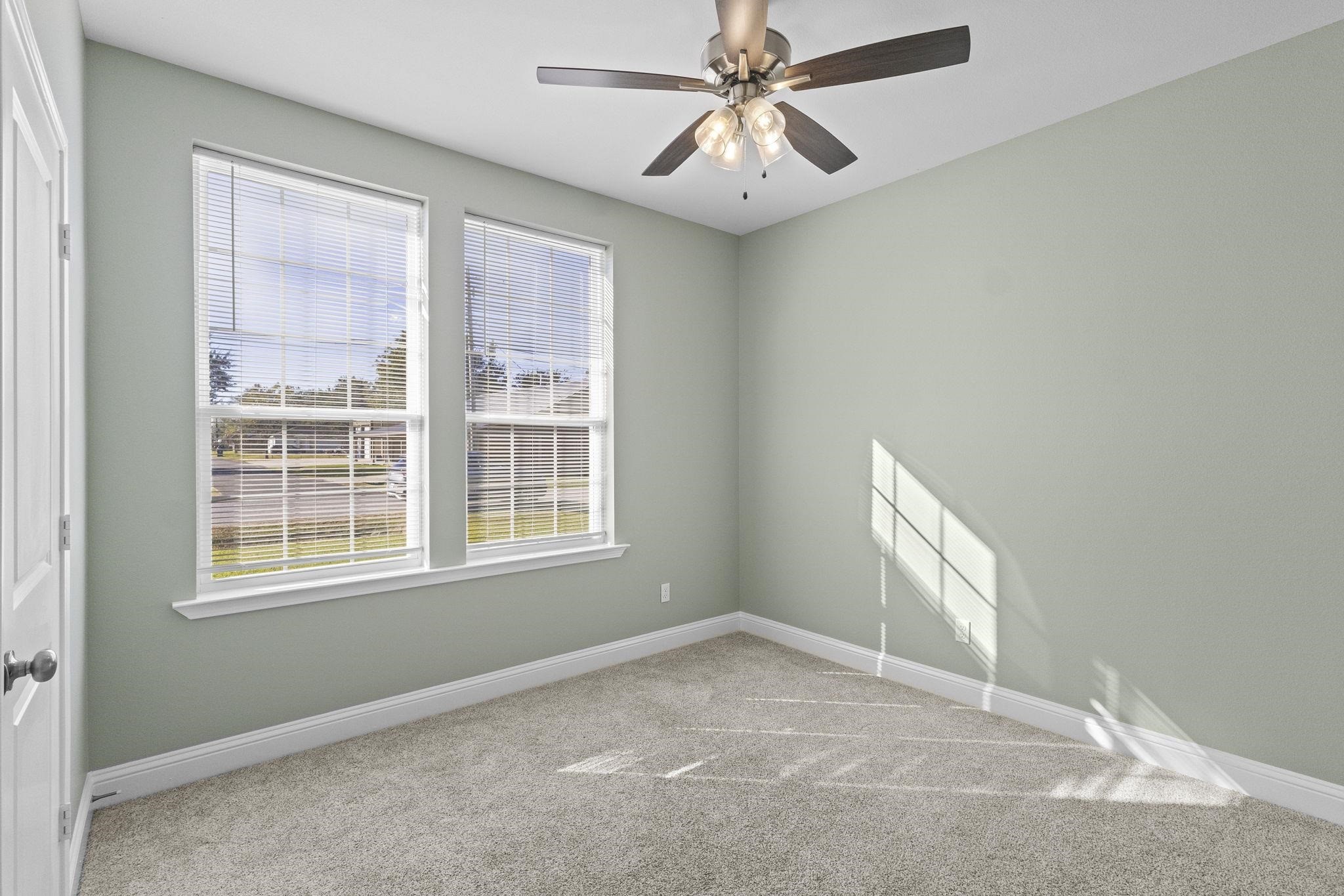 790 Bridgeview Street Bridge City, TX 77611 - Photo 25 of 31 an empty room with a window