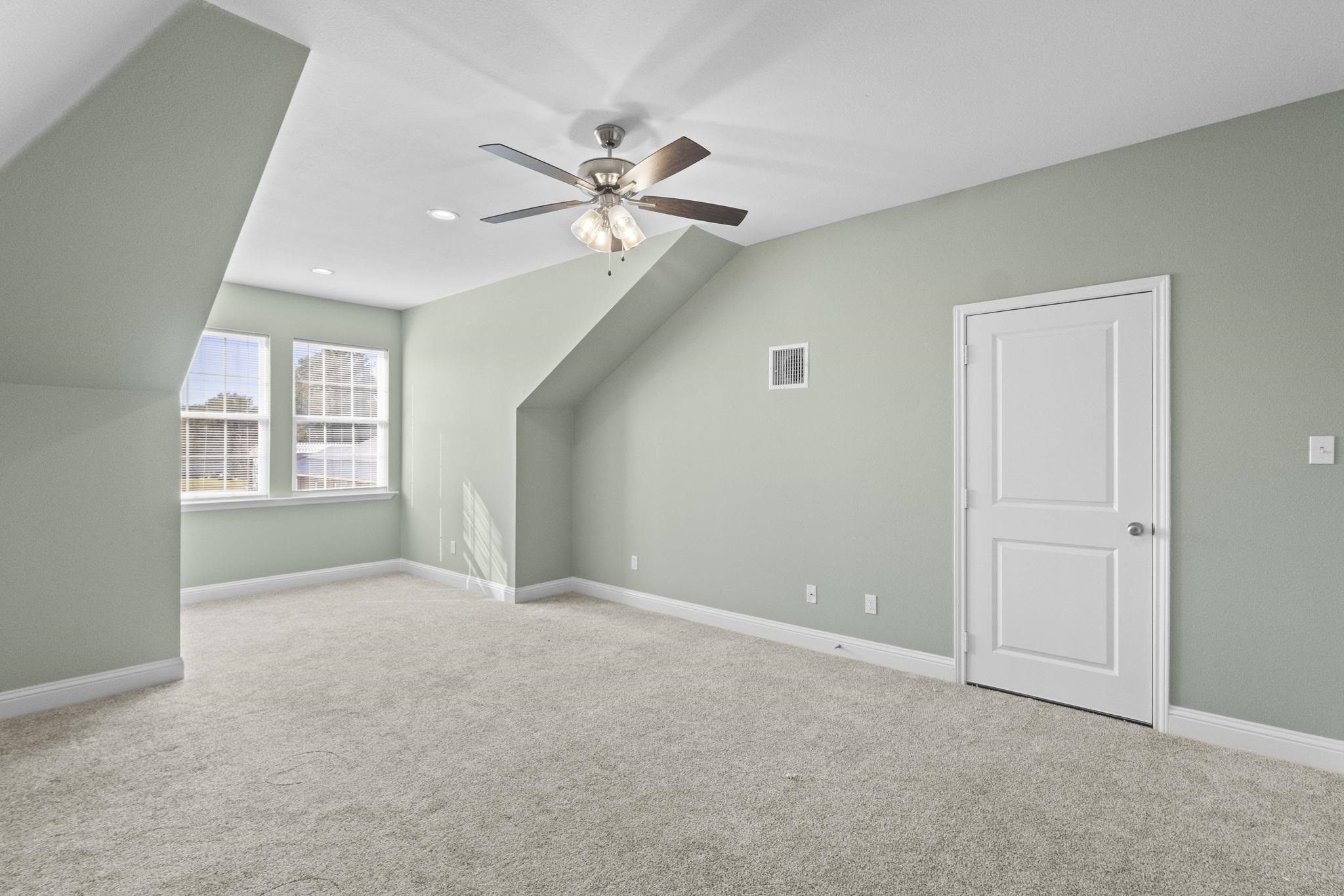 790 Bridgeview Street Bridge City, TX 77611 - Photo 27 of 31 a view of an empty room with a window